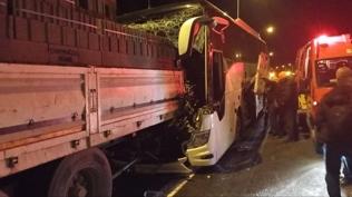 Anadolu Otoyolu'nda gece facias�: 1 �l�, 3 yaral�