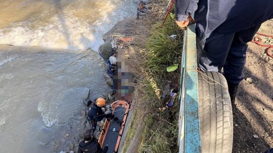 Arac�n� y�karken dengesi kaybetti: Dere yata��nda cans�z bedeni bulundu