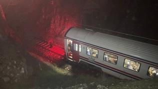 Bal�kesir'de toprak kaymas�:  1 vagon raydan ��kt�