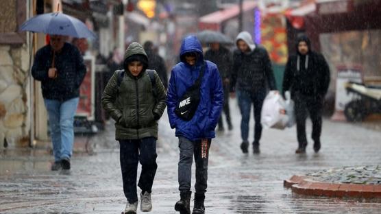 Edirne'de sa�anak facias�: Evlere su bast�, ara�takiler mahsur kald�