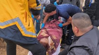 Gen� k�z�n yard�m ���l�klar� yerin alt�ndan duyuldu: Bo�az�na kadar suyun i�indeydi