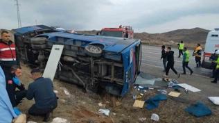 �stanbul'da cezaevi nakil arac� devrildi: �ok say�da ekip sevk edildi