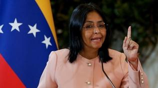 Maduro'nun yerine geldi! Rodriguez 'ba�komutan' olarak tan�nd�