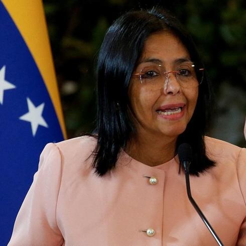 Maduro'nun yerine geldi! Rodriguez 'başkomutan' olarak tanındı