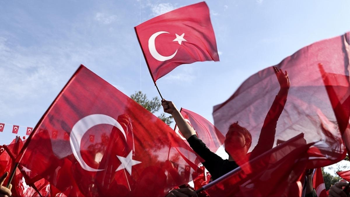 �kinci d�nemin temas� 'Bayrak Sevgisi'