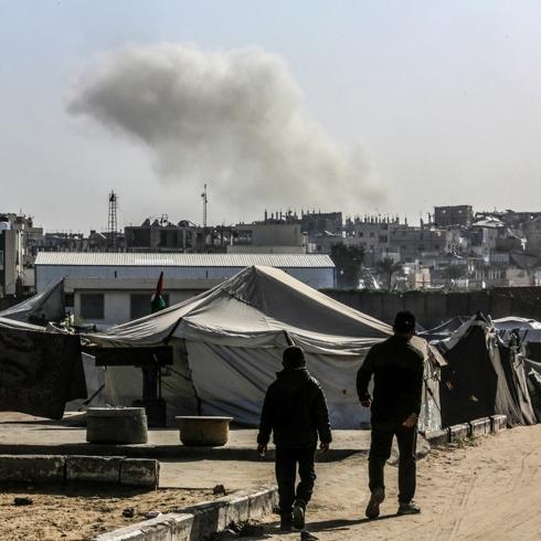 Soyk�r�mc� �srail, Filistinlilerin �zerine ate� a�t�