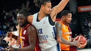 Galatasaray'da Clifford Omoruyi ile yollar ayr�ld�