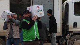 �HH'dan Suriye'ye yard�m eli: 972 t�r dolusu malzeme g�nderildi