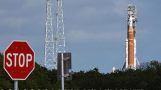 NASA, Ay'a d�n�� program�n� erteledi