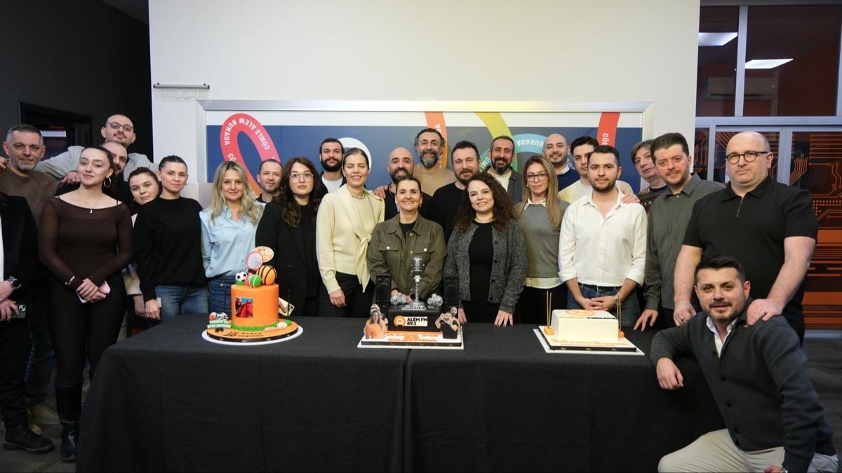 T�rkMedya radyolar�nda �� ayr� gurur: Alem FM 32, Lig Radyo 20, 24 Radyo 2 Ya��nda