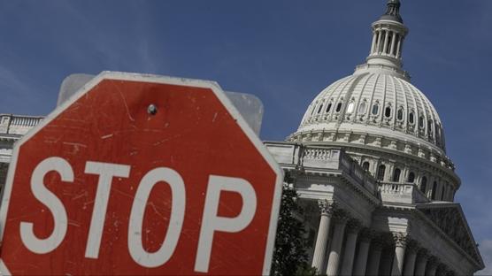 ABD'de kriz! Federal h�k�met k�smi kapan��a gitti