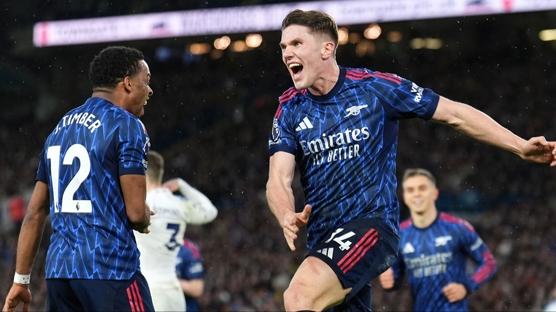 Arsenal deplasmanda Leeds'i farkl� ge�ti
