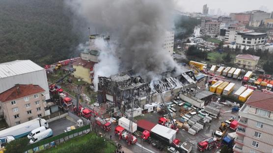 Ata�ehir'de yang�n pani�i