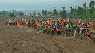 Endonezya'da facia: Can kaybı yükseldi