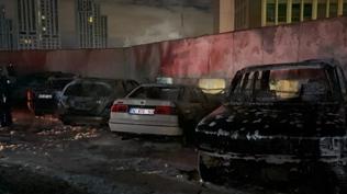 Sarıyer'de 5 otomobil yandı