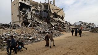 Soyk�r�mc� �srail bir Filistinli aileyi daha katletti