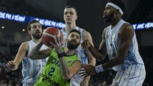 Türk Telekom, TOFAŞ'ı farklı geçti