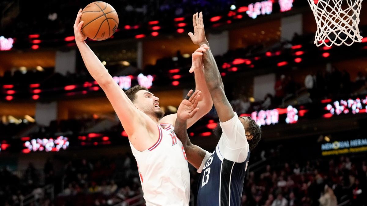 Alperen'in double-double yapt��� ma�ta Rockets, Mavericks'i devirdi