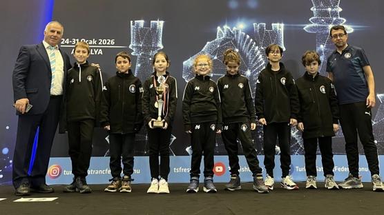 �e�me Belediyesporlu satran���lardan T�rkiye �ampiyonas�'nda b�y�k ba�ar�