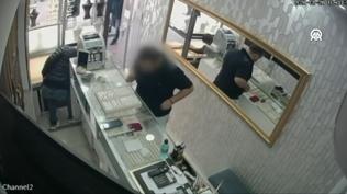 Kaşla göz arasında cebe attı