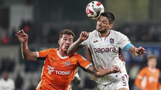 Trabzonspor'da 20 haftada 8 futbolcu sahaya kaptan olarak ��kt�