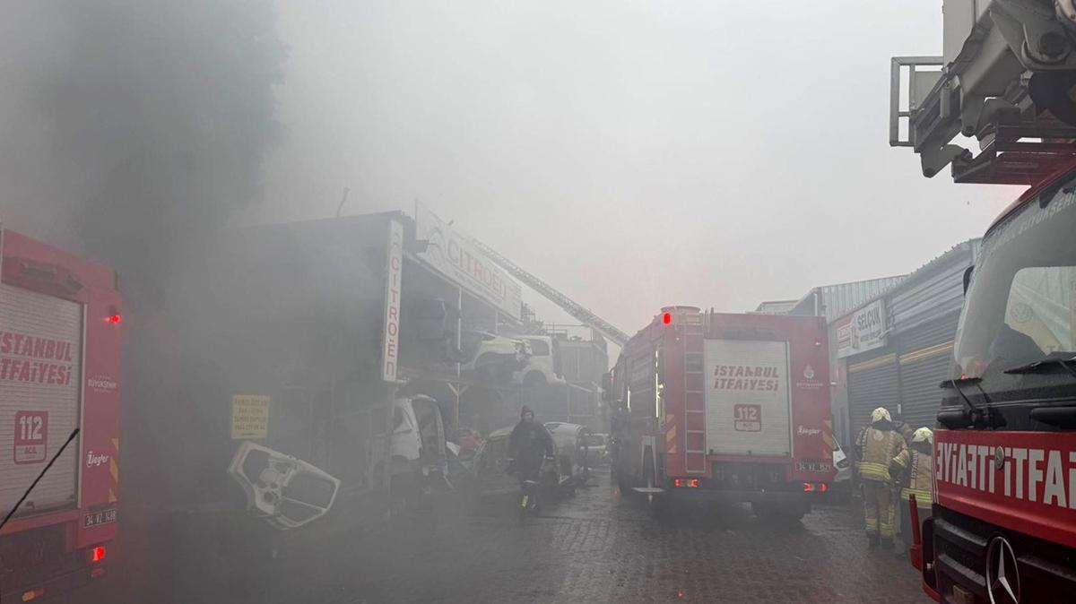 Ba�ak�ehir'de sanayi sitesinde ��kan yang�n s�nd�r�ld�