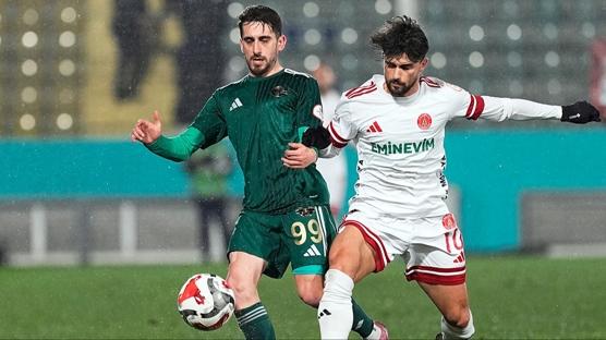 Esenler Erokspor, Ümraniyespor'u tek golle geçti