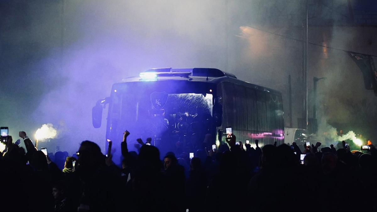 Fenerbah�e ve Kocaelispor, stadyuma geldi