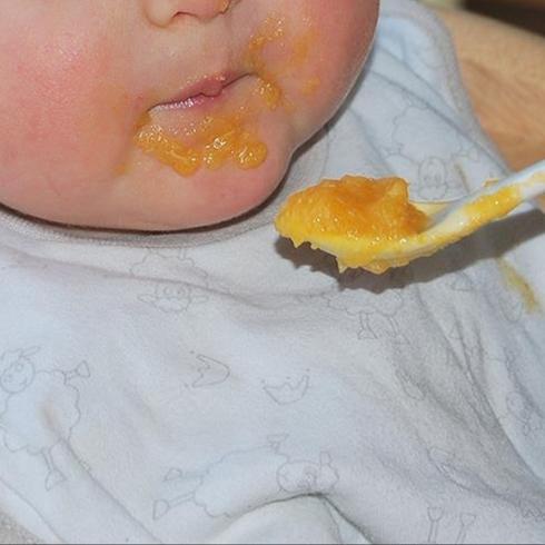 Fransa'da toksin krizi: Bir�ok �lkedeki bebek mamalar� geri �a�r�ld�