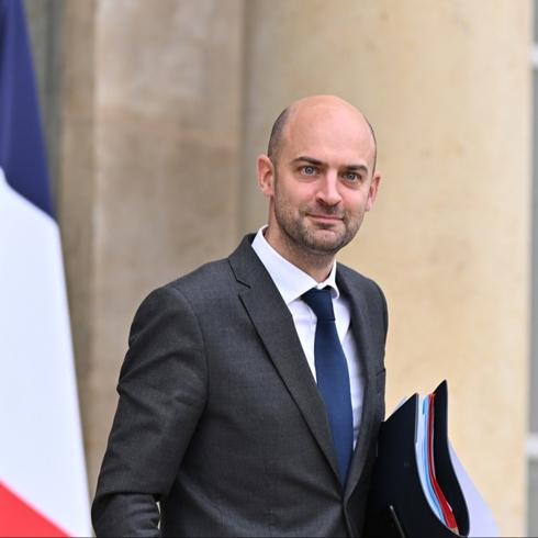 Fransa'dan cayd�r�c� g�� vurgusu: Silahlanmaya devam etmeliyiz