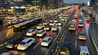 �stanbul'da trafik t�kand�... Yo�unluk y�zde 85'e ula�t�