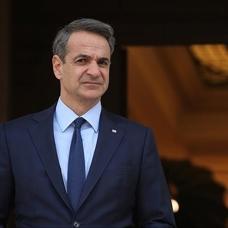 Kom�uda yeni anayasa haz�rl���! Mi�otakis s�reci ba�latt�