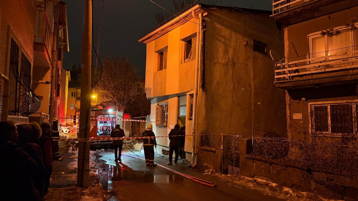 Sivas'ta yanan binada 26 kedi telef oldu