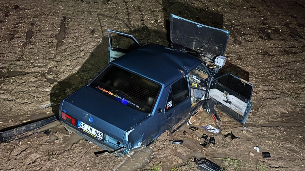 U�ak'ta feci kaza: 5 ki�i yaraland�