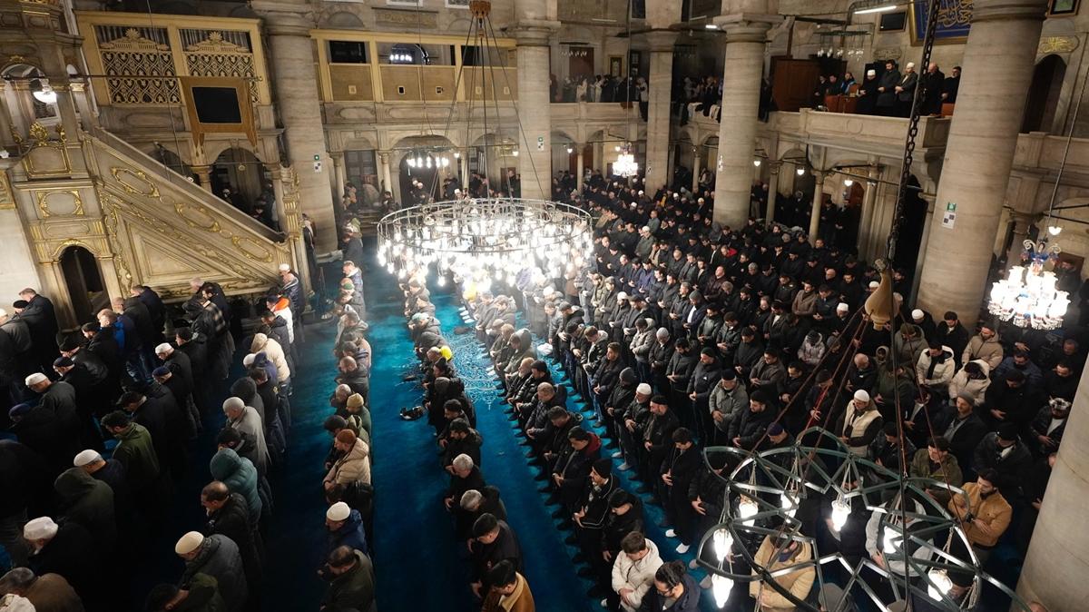 Berat Kandili tüm yurtta idrak edildi