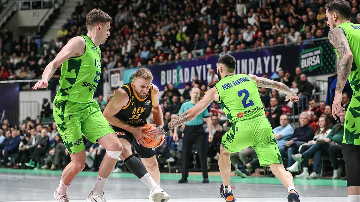 AEK, TOFAŞ'ı uzatmada geçti