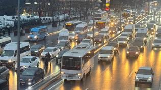 �stanbul Anadolu Yakas�'nda trafik yo�unlu�u y�zde 80'e ula�t�