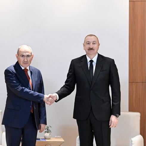 Aliyev ve Pa�inyan Abu Dabi'de g�r��t�