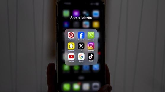 Kom�uda 15 ya� alt�na sosyal medya yasa��