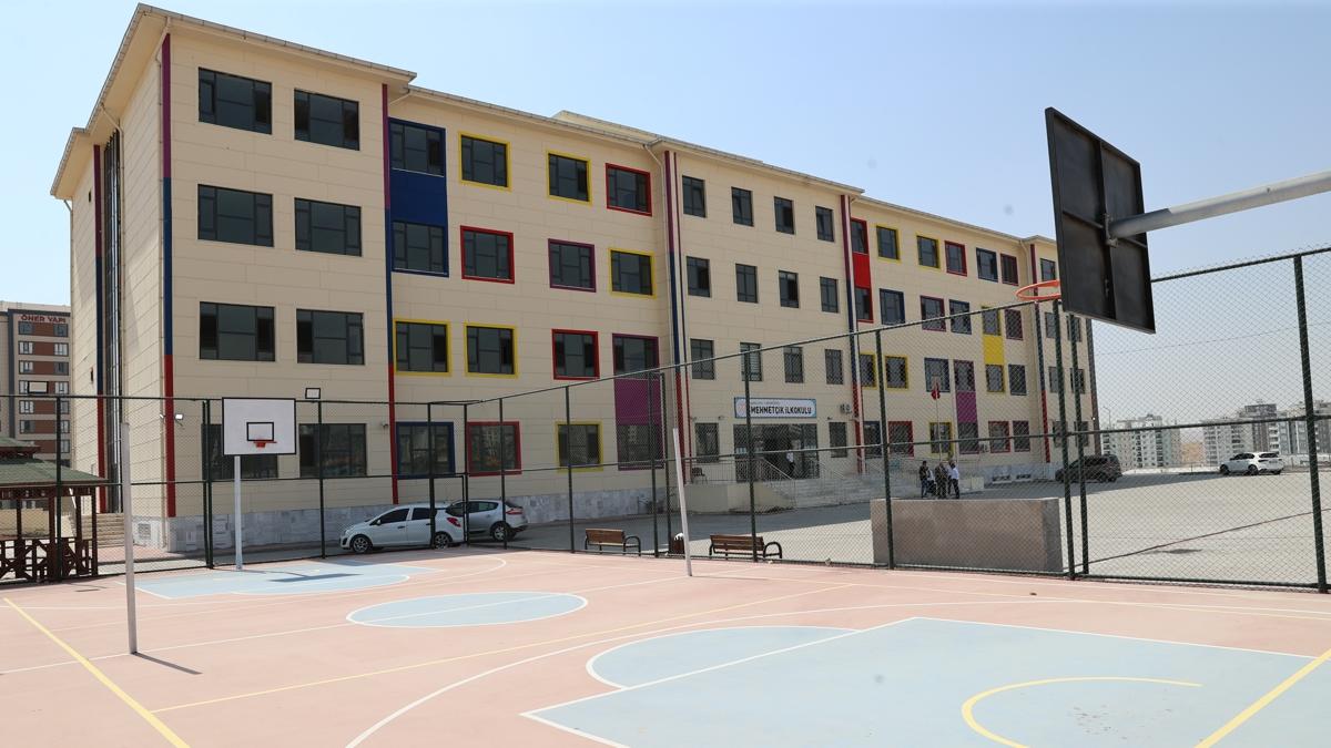 �anl�urfa'da depremin yaralar� sar�l�yor: Yeni okullar hizmete al�nd�