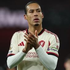 Arne Slot, Virgil van Dijk'�n gelece�i hakk�nda konu�tu