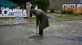 �e�me'de sa�anak alarm�: Cadde ve sokaklar g�le d�nd�