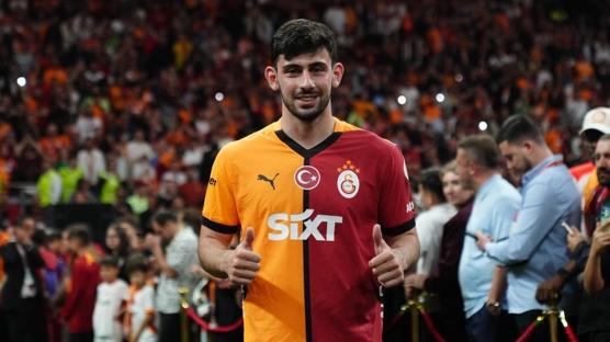 Galatasaray'da Yusuf Demir ile yollar ayr�ld�