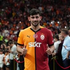 Galatasaray'da Yusuf Demir ile yollar ayr�ld�