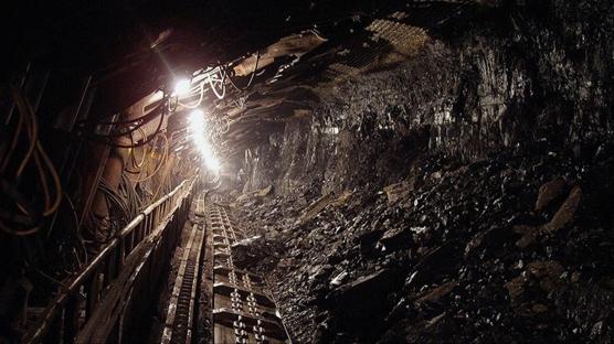 Hindistan'da k�m�r madeninde patlama! 18 ki�i �ld�