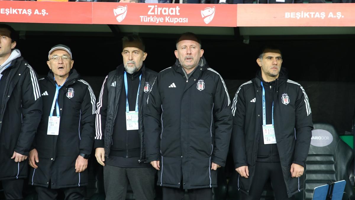 Sergen Yal��n ilk 11'de 8 farkl� isimle sahaya ��kt�