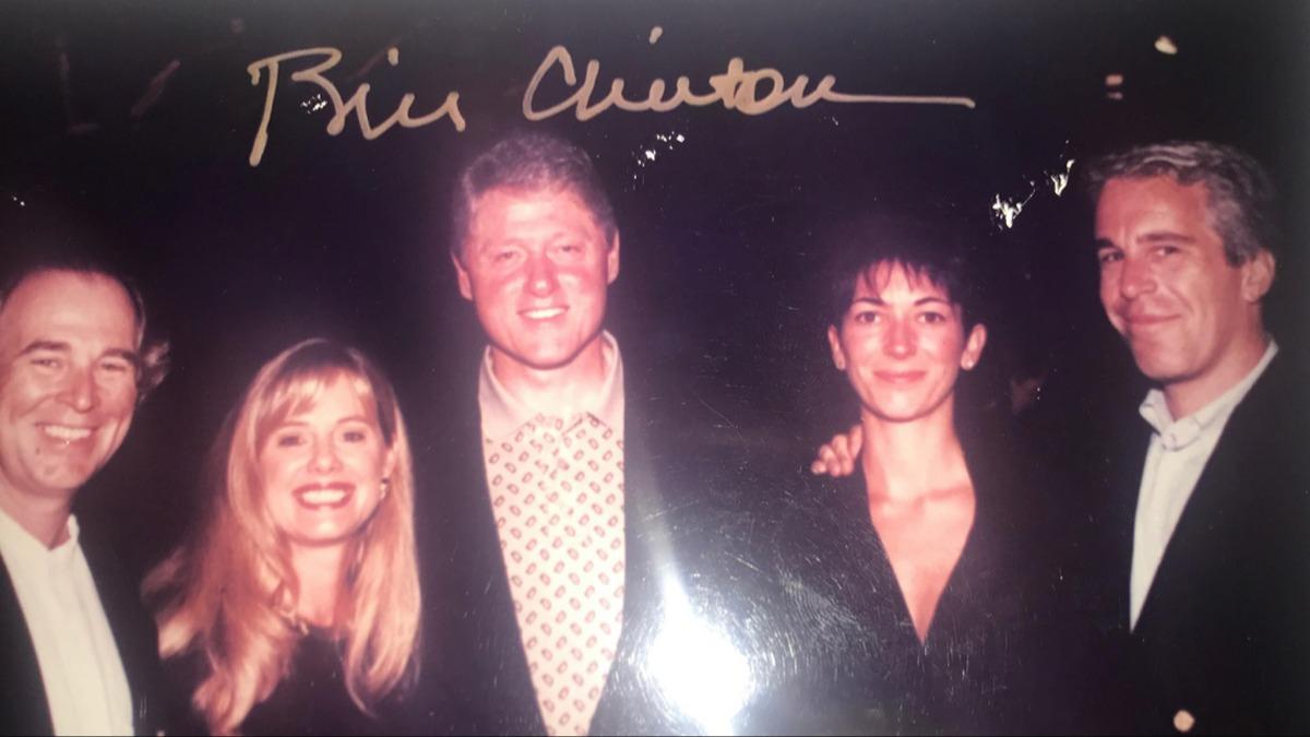 Trump'tan Clinton ��k���! Epstein soru�turmas�ndan rahats�z oldu