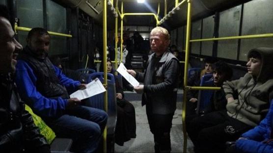 'T�rkiye'yi �ok seviyoruz' diyerek veda ettiler... Rakka ve Deyrizor sonras� Suriye'ye d�n��ler h�zland�