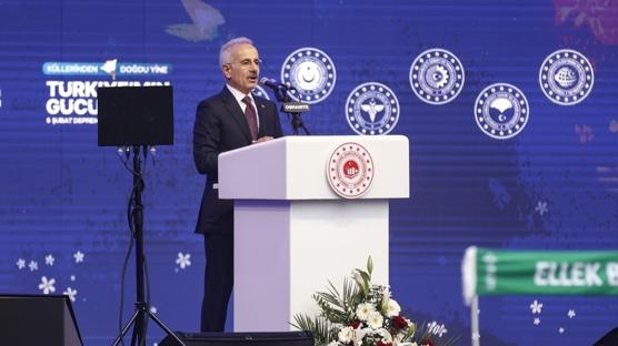 Bakan Uralo�lu: Depremde hasar g�rm�� ula��m yap�lar�n� aya�a kald�rd�k