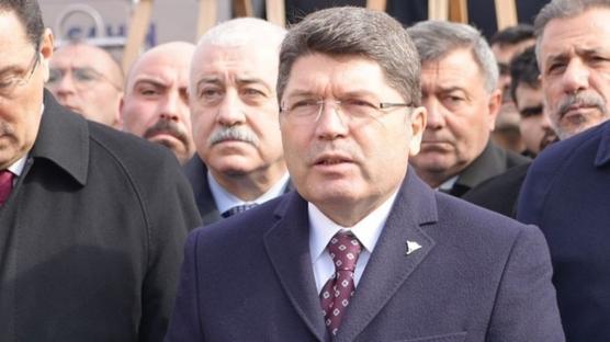 Deprem davalar�nda bilan�o a��kland�: Y�zlerce ki�i cezaevini boylad�